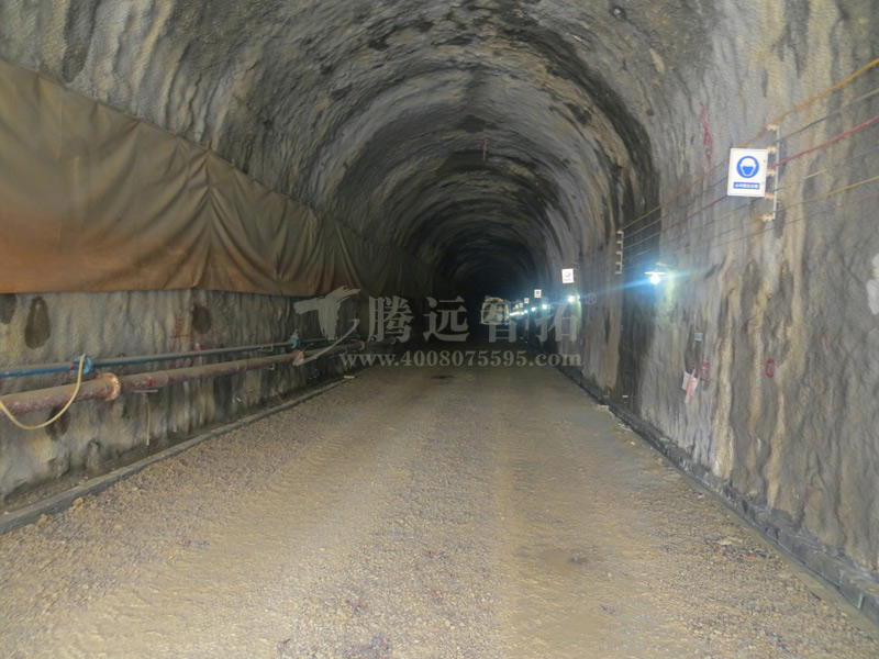 隧道內(nèi)部監(jiān)控現(xiàn)場