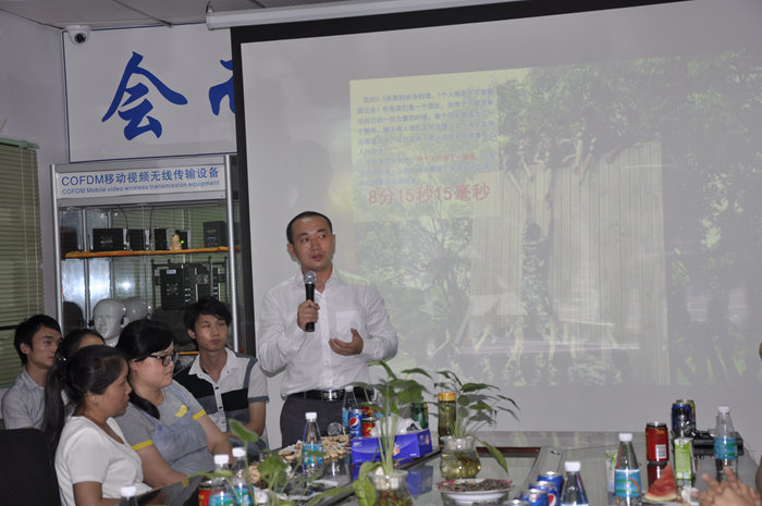 茶話會(huì)主持人劉總對(duì)拓展訓(xùn)練的總結(jié)和感受分享