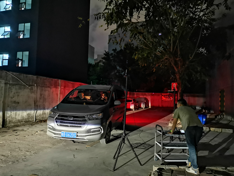 騰遠(yuǎn)智拓團(tuán)隊(duì)挑燈夜視，為公司產(chǎn)品穩(wěn)定傳輸保駕護(hù)航
