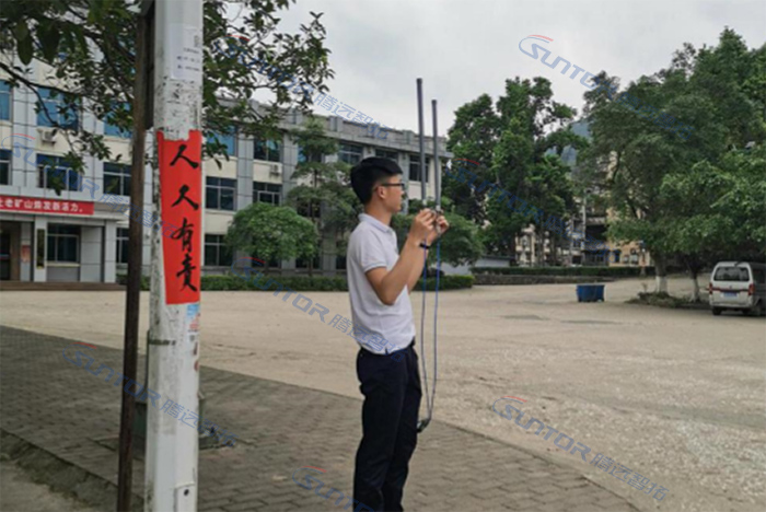 騰遠智拓工作人員測試設(shè)備
