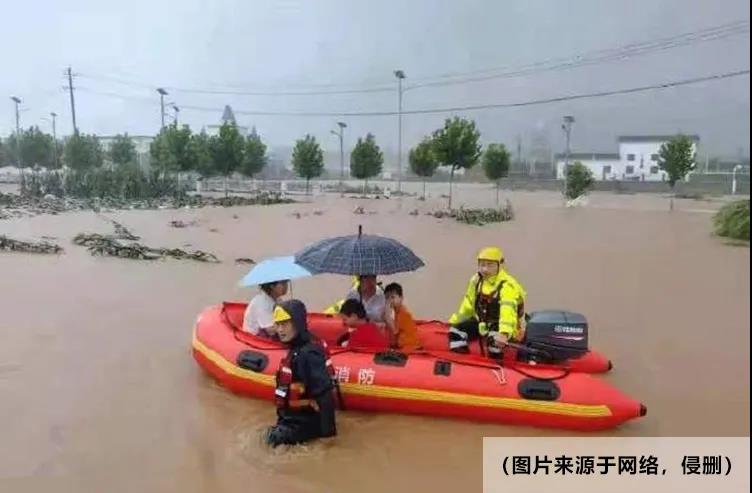 救生艇下成功獲救的人員